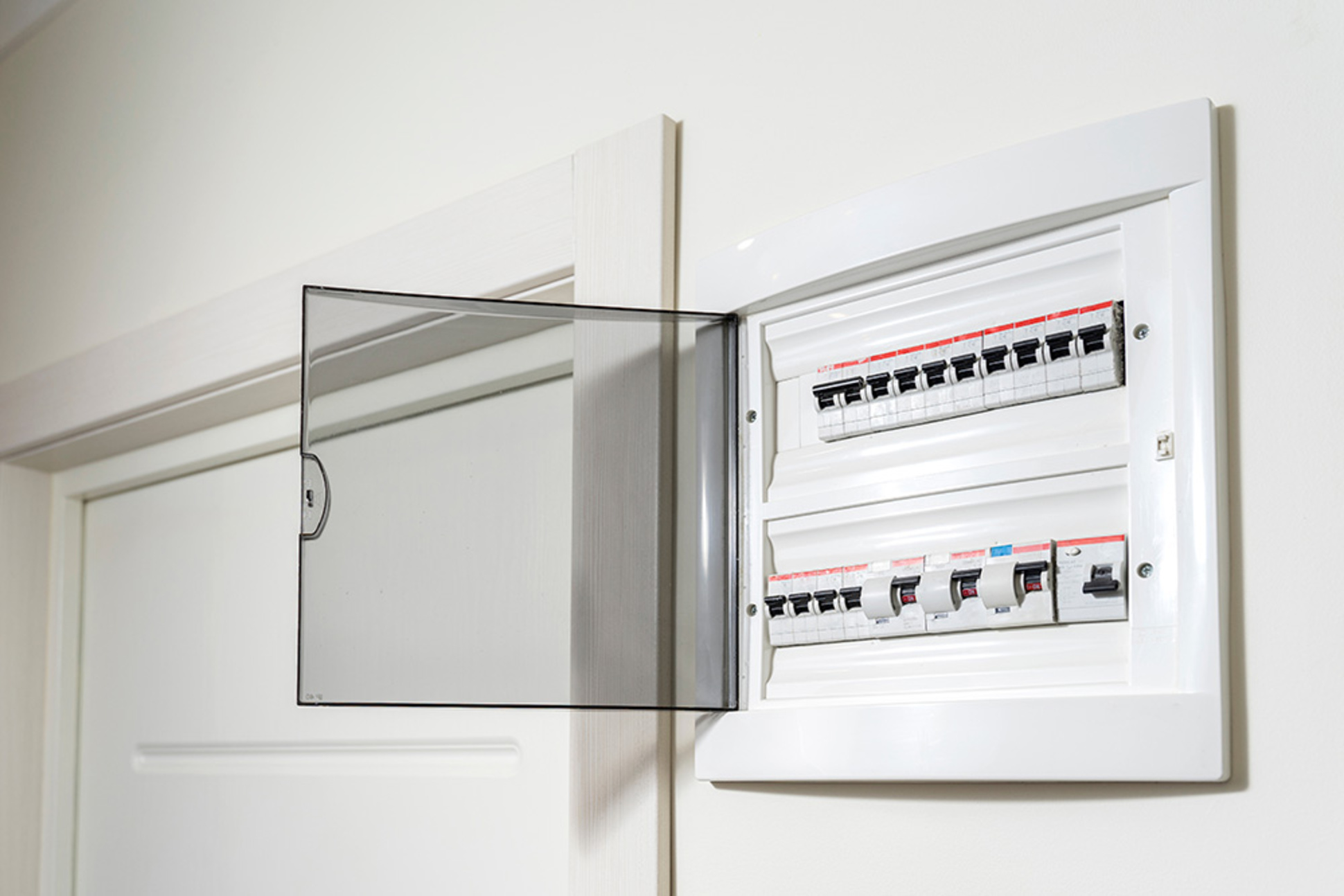 Über­spannungs­schutz bei KB Elektro GmbH in Schwäbisch Hall